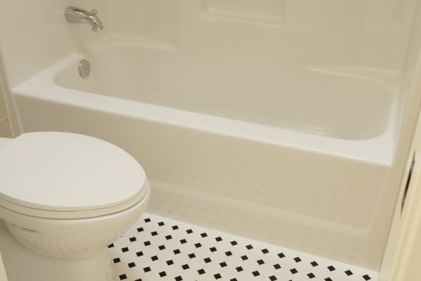 Fiberglass Tub Replacement in Dillon